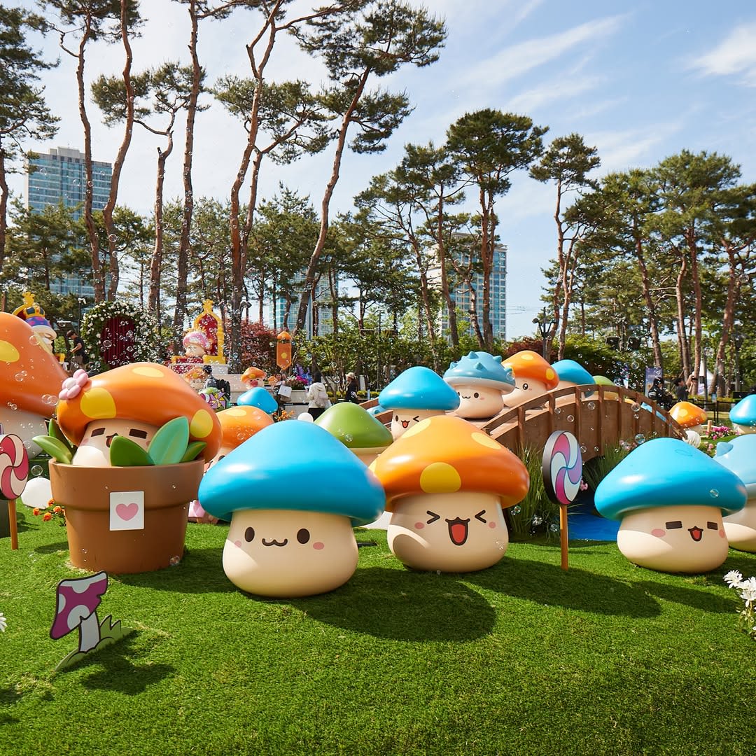 MAPLE ATTACK MapleStory Pop-Up at Seokchon Lake