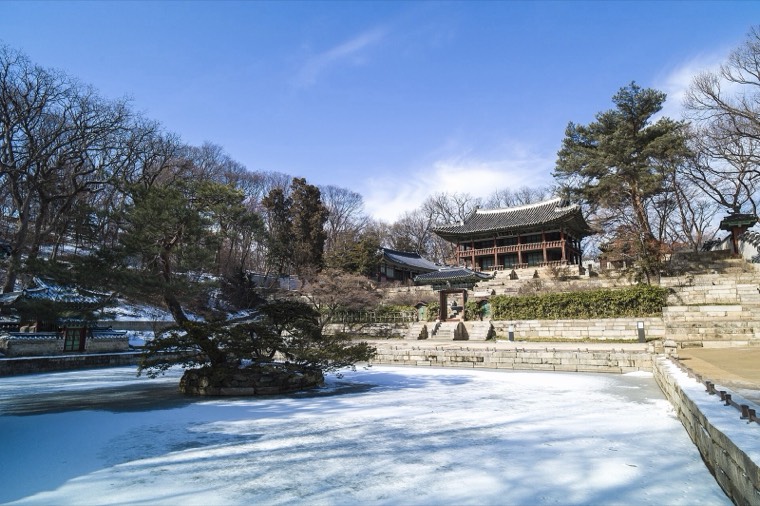 Buyongji pond and the Juhamnu pavilion in the Huwon garden of Changdeokgung Palace in winter