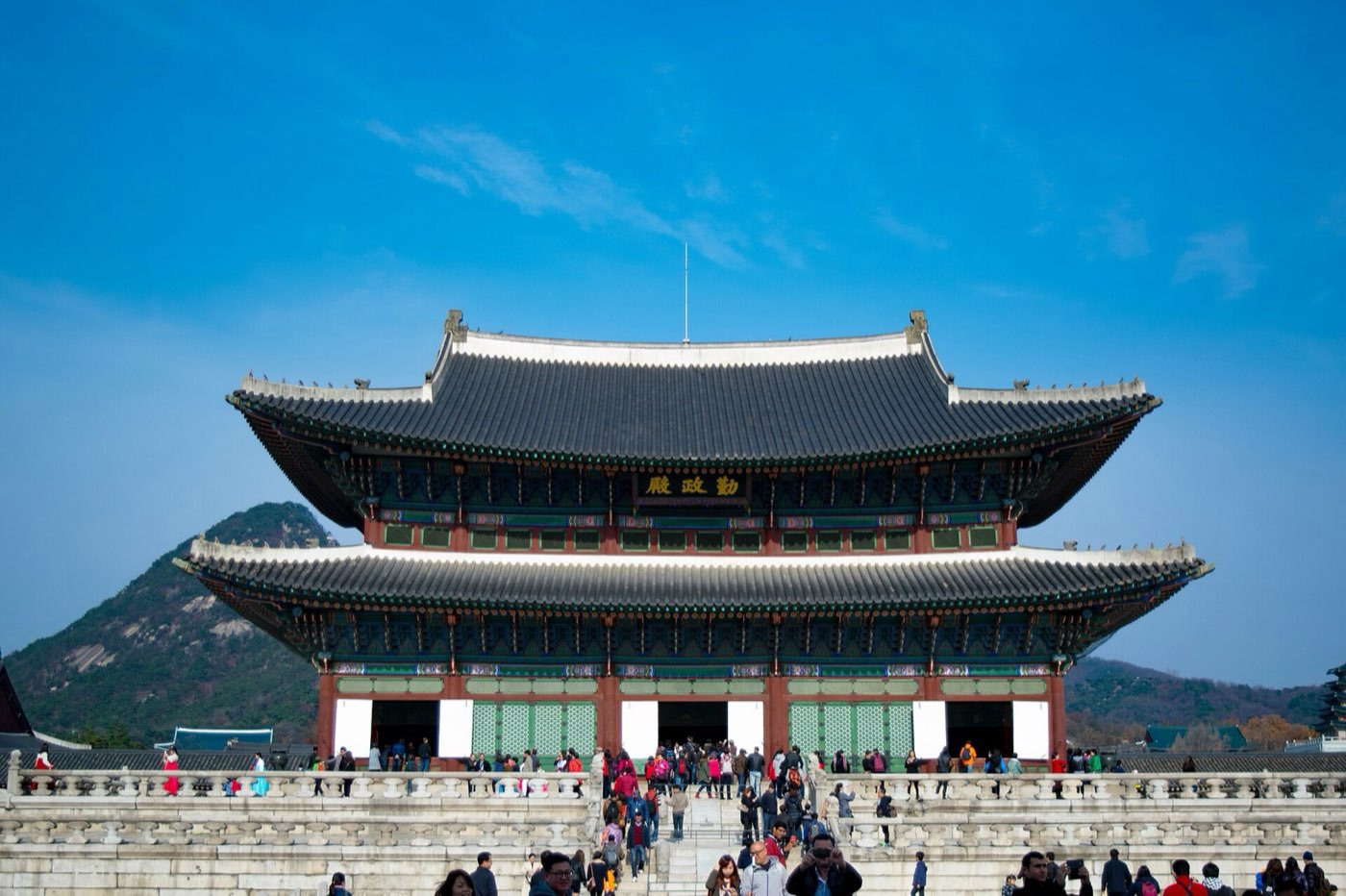 Geunjeongjeon, the throne hall of Gyeongbokgung Palace, on its two-tier stone platform with Bugaksan behind