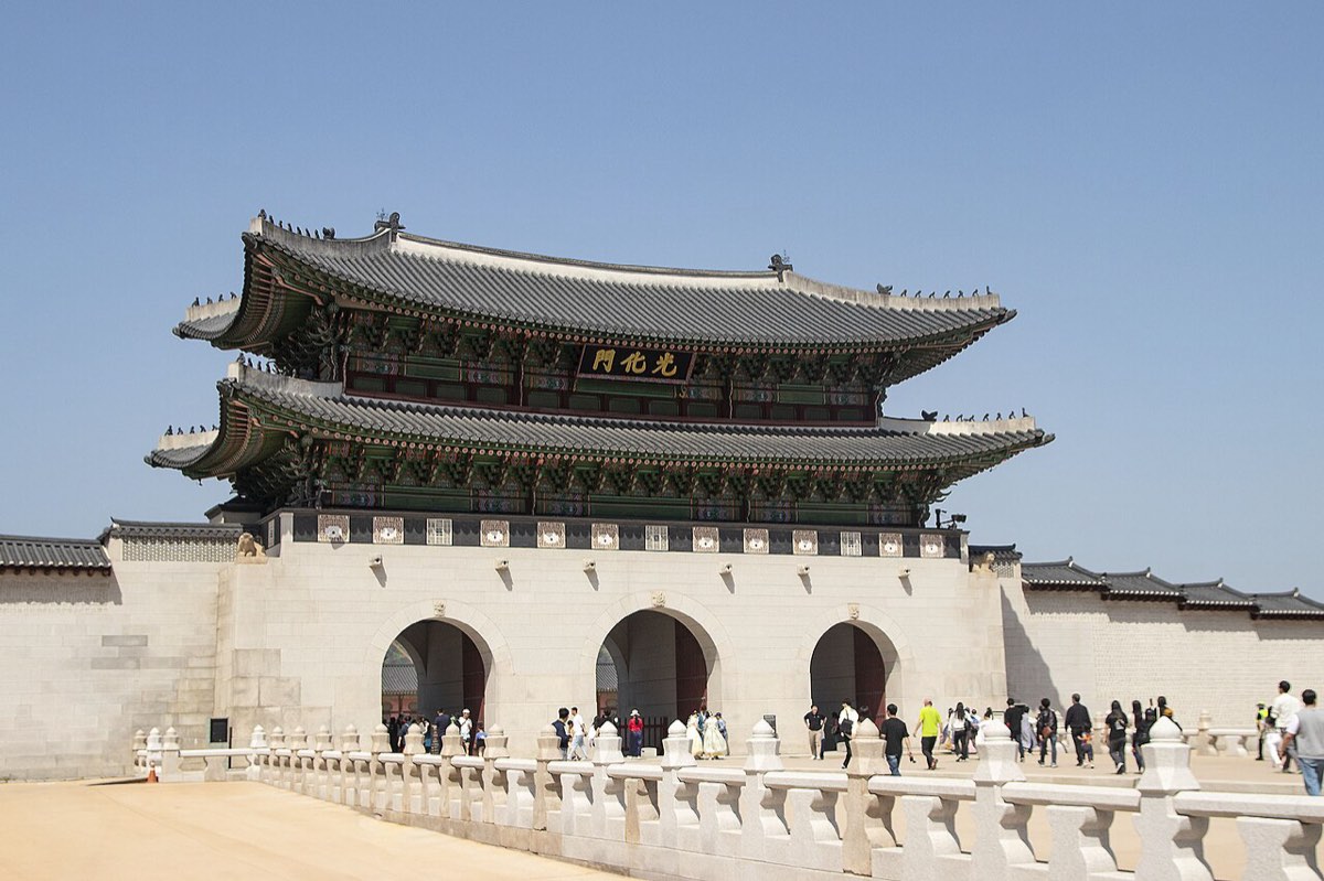 Gwanghwamun, the main south gate of Gyeongbokgung, with its restored stone terrace in front.
