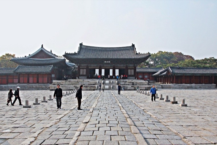 Myeongjeongjeon, the main hall of Changgyeonggung Palace, across its stone courtyard
